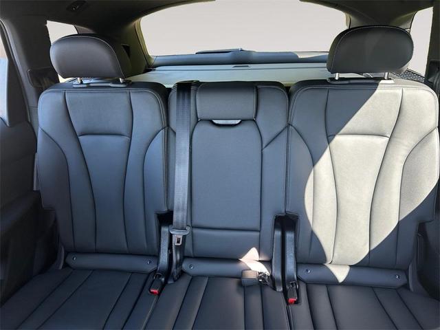 Photo of 2025 Samurai Gray Metallic Audi Q7