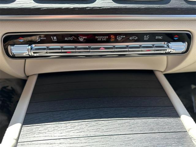 Photo of 2020 White Mercedes-Benz GLE 350