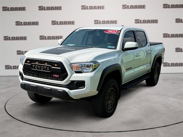 Photo of 2022 White Toyota Tacoma