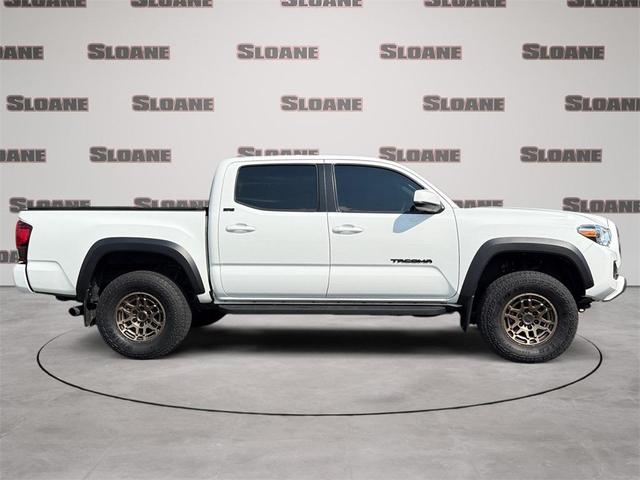 Photo of 2022 White Toyota Tacoma