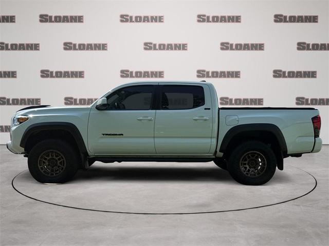 Photo of 2022 White Toyota Tacoma