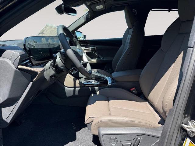 Photo of 2025 Mythos Black Metallic Audi Q5