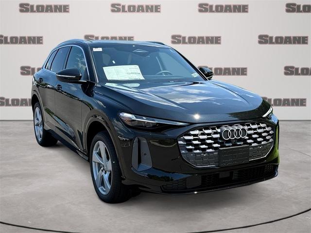 Photo of 2025 Mythos Black Metallic Audi Q5