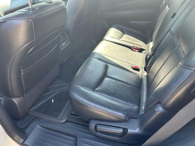 Photo of 2013 Brilliant Silver Nissan Pathfinder