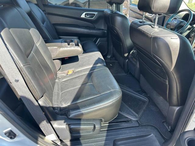 Photo of 2013 Brilliant Silver Nissan Pathfinder