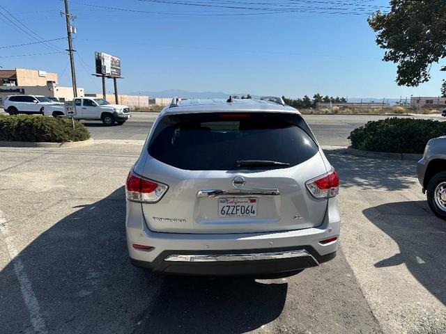 Photo of 2013 Brilliant Silver Nissan Pathfinder