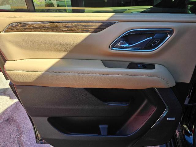 Photo of 2021 Black Chevrolet Suburban