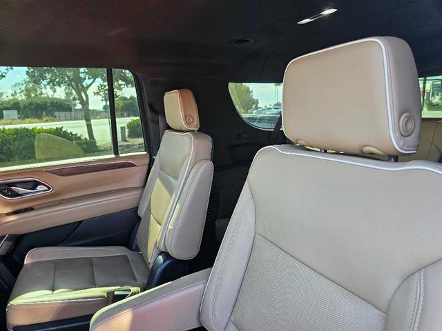 Photo of 2021 Black Chevrolet Suburban