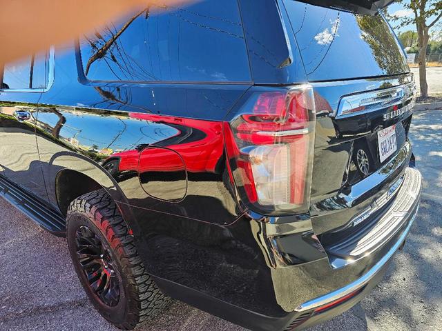Photo of 2021 Black Chevrolet Suburban