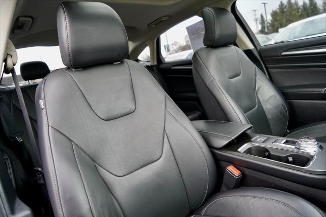 Photo of 2018 Shadow Black Ford Fusion Hybrid