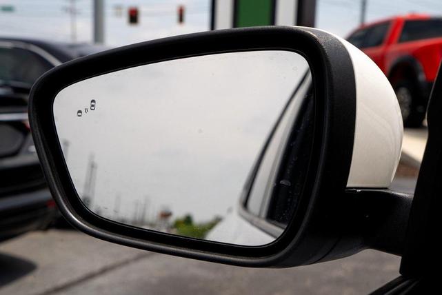 Photo of 2022 Oxford White Ford Escape