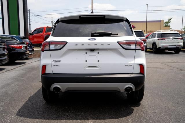 Photo of 2022 Oxford White Ford Escape