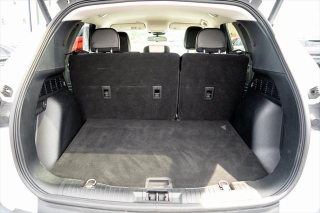 Photo of 2022 Oxford White Ford Escape