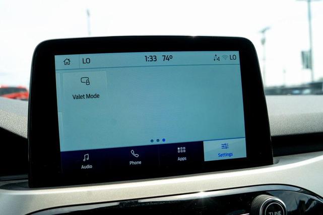 Photo of 2022 Oxford White Ford Escape