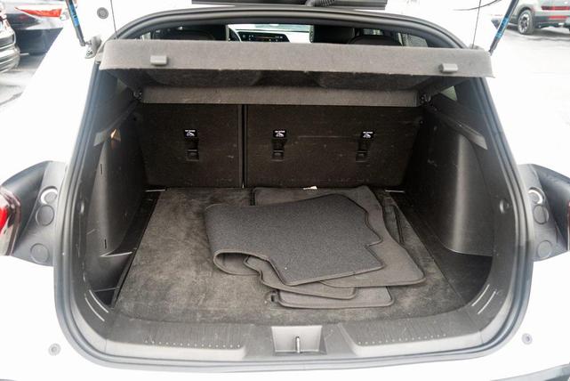 Photo of 2024 Summit White Chevrolet Trax