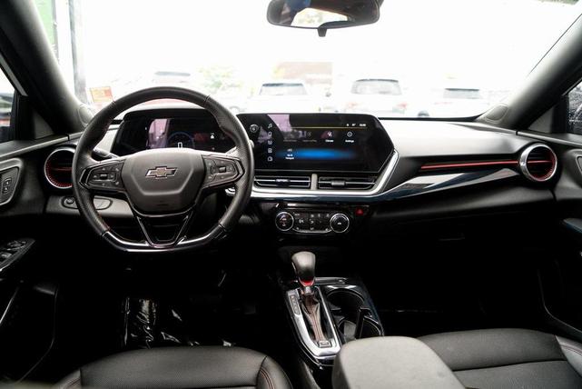 Photo of 2024 Summit White Chevrolet Trax