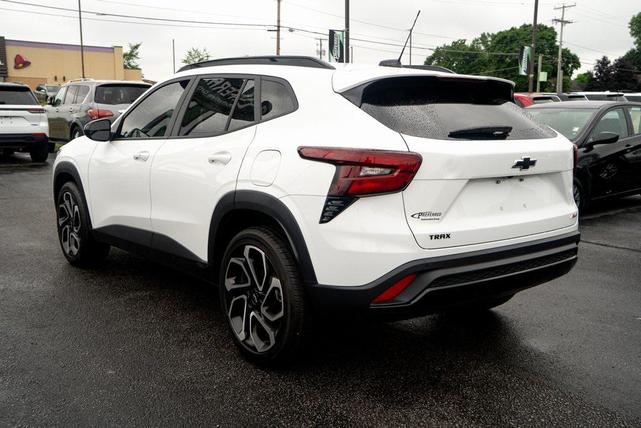Photo of 2024 Summit White Chevrolet Trax