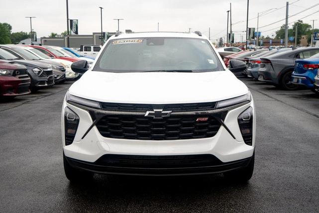 Photo of 2024 Summit White Chevrolet Trax