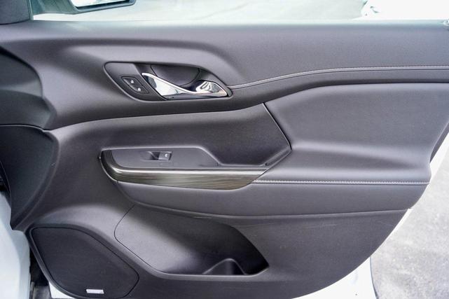Photo of 2023 Summit White GMC Acadia