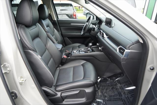 Photo of 2024 Platinum Quartz Metallic Mazda CX-5