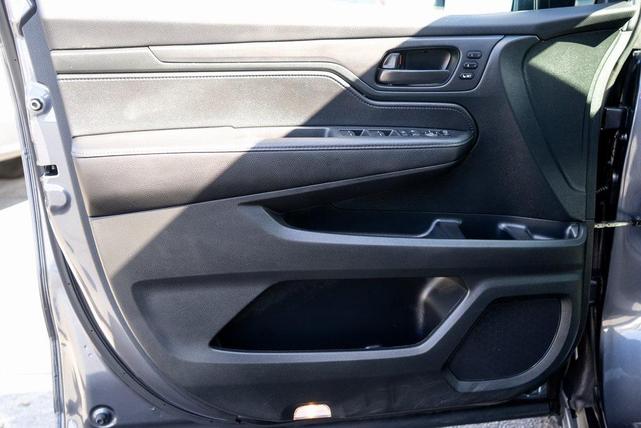 Photo of 2023 Sonic Gray Pearl Honda Odyssey