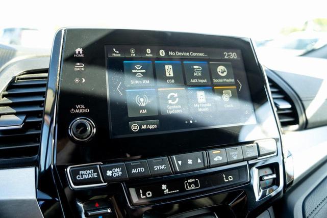 Photo of 2023 Sonic Gray Pearl Honda Odyssey
