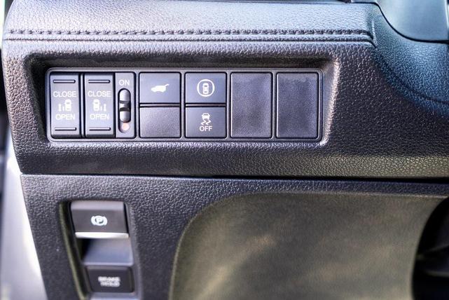 Photo of 2023 Sonic Gray Pearl Honda Odyssey