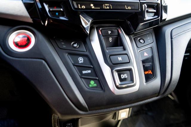 Photo of 2023 Sonic Gray Pearl Honda Odyssey