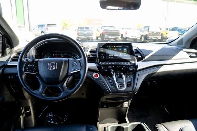 Photo of 2023 Sonic Gray Pearl Honda Odyssey