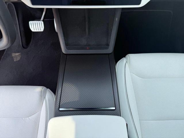 Photo of 2022 Midnight Silver Metallic Tesla Model X