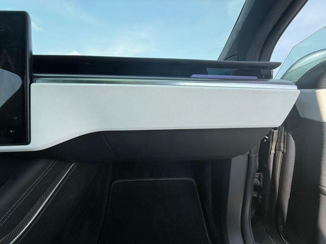 Photo of 2022 Midnight Silver Metallic Tesla Model X