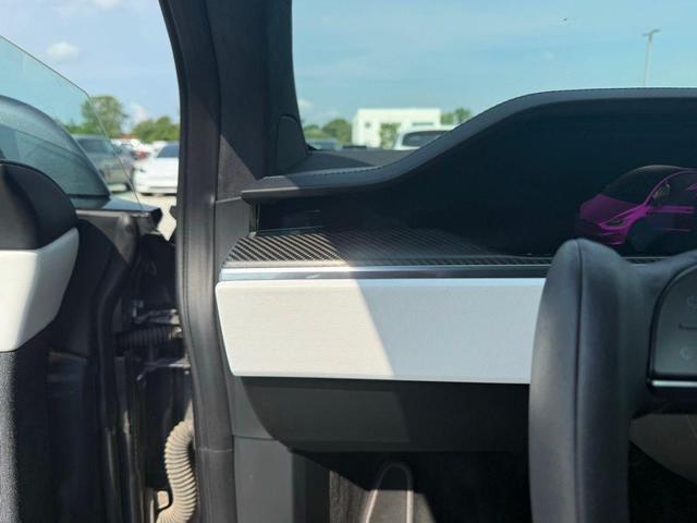 Photo of 2022 Midnight Silver Metallic Tesla Model X
