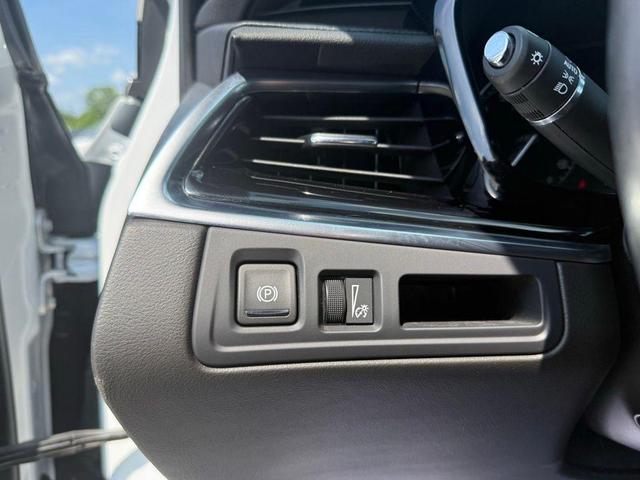 Photo of 2024 Crystal White Tri-Coat Cadillac XT6