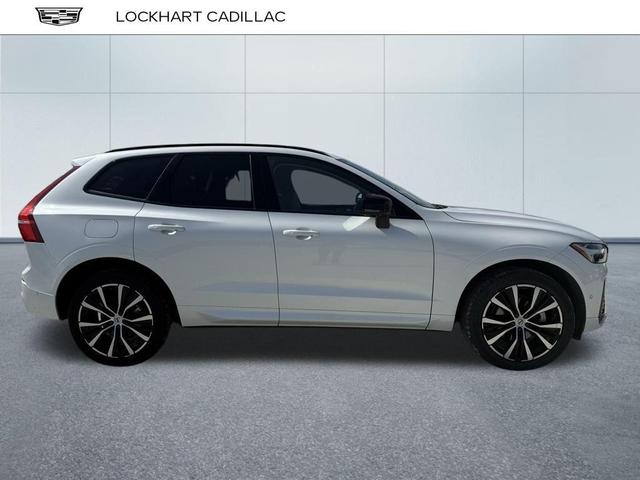 Photo of 2024 Crystal White Metallic Volvo XC60