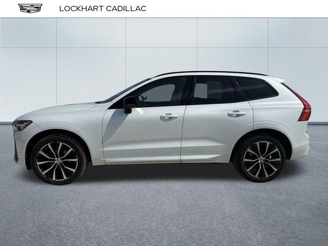 Photo of 2024 Crystal White Metallic Volvo XC60