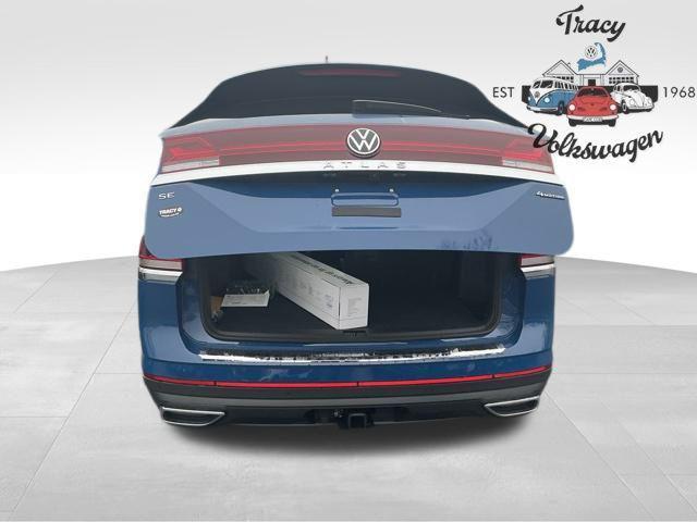 Photo of 2025 Mountain Lake Blue Metallic Volkswagen Atlas