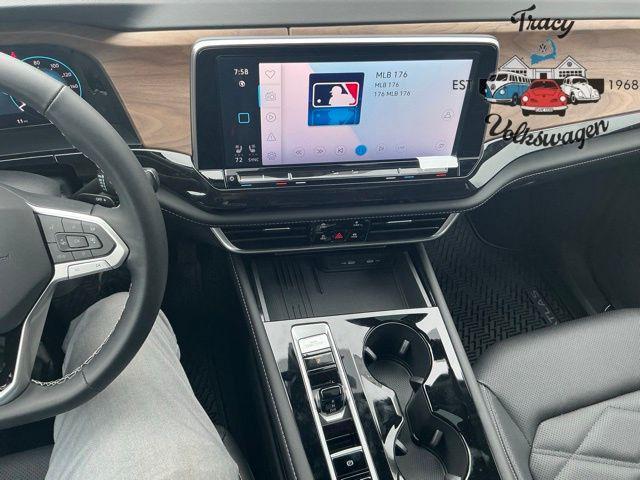 Photo of 2025 Mountain Lake Blue Metallic Volkswagen Atlas