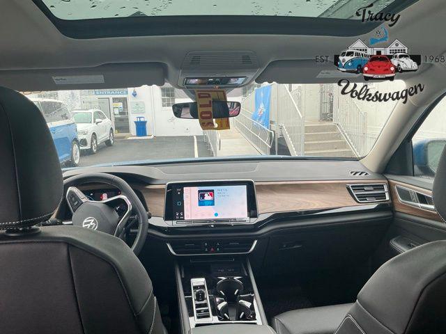 Photo of 2025 Mountain Lake Blue Metallic Volkswagen Atlas