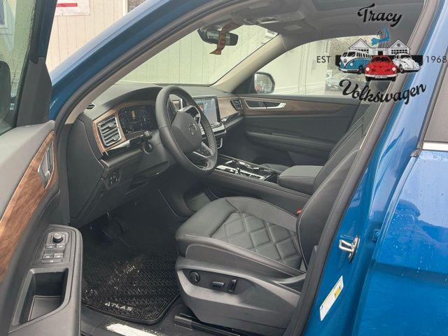 Photo of 2025 Mountain Lake Blue Metallic Volkswagen Atlas