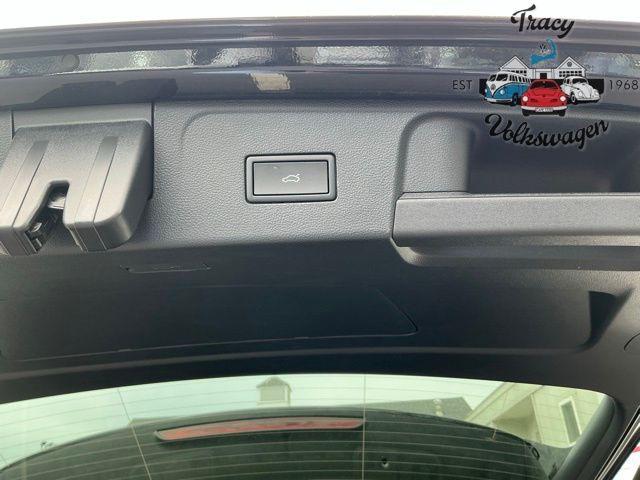Photo of 2025 Deep Black Pearl Volkswagen Atlas