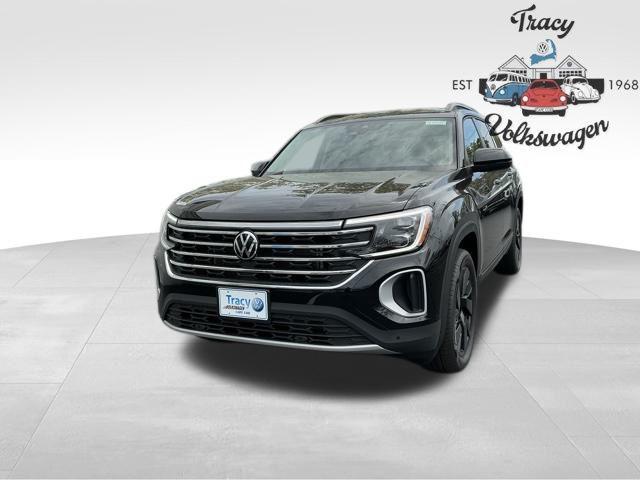 Photo of 2025 Deep Black Pearl Volkswagen Atlas