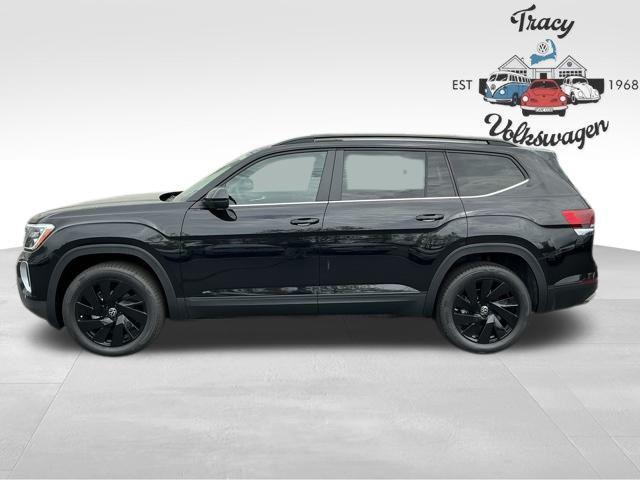 Photo of 2025 Deep Black Pearl Volkswagen Atlas