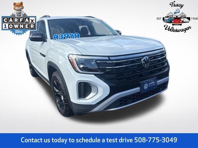 Photo of 2025 Pure White Volkswagen Atlas