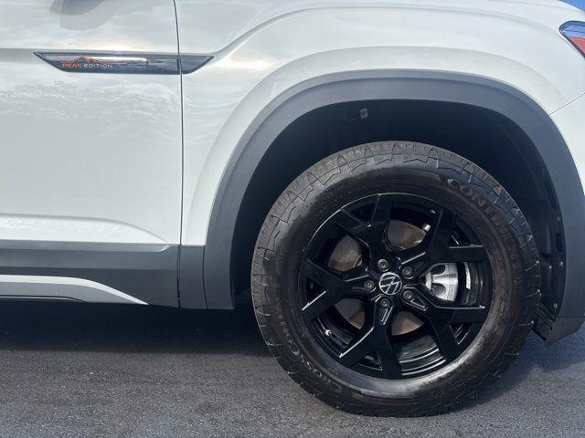 Photo of 2025 Pure White Volkswagen Atlas