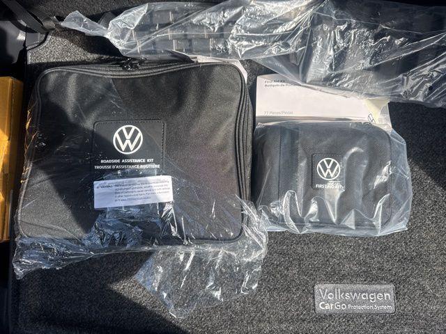 Photo of 2025 Pure White Volkswagen Atlas