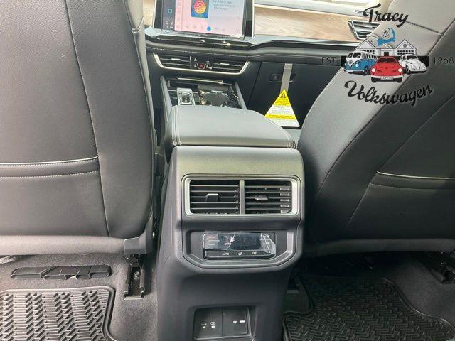 Photo of 2025 Aurora Red Metallic Volkswagen Atlas