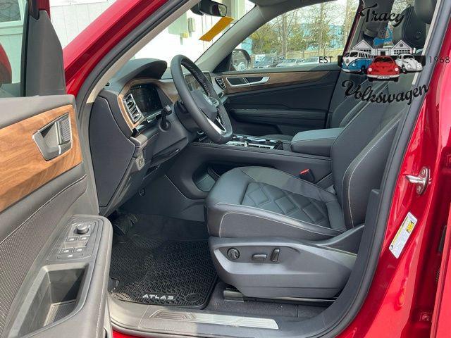 Photo of 2025 Aurora Red Metallic Volkswagen Atlas