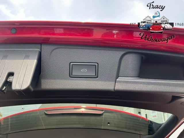 Photo of 2025 Aurora Red Metallic Volkswagen Atlas