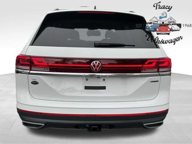 Photo of 2025 Pure White Volkswagen Atlas