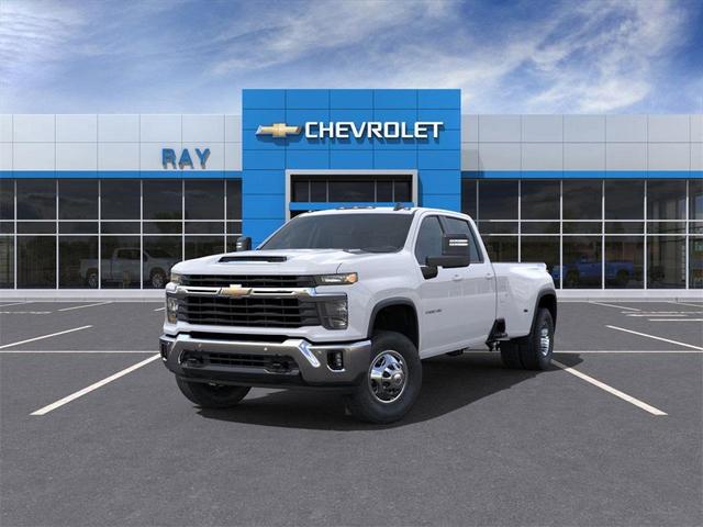 Photo of 2025 Summit White Chevrolet Silverado 3500